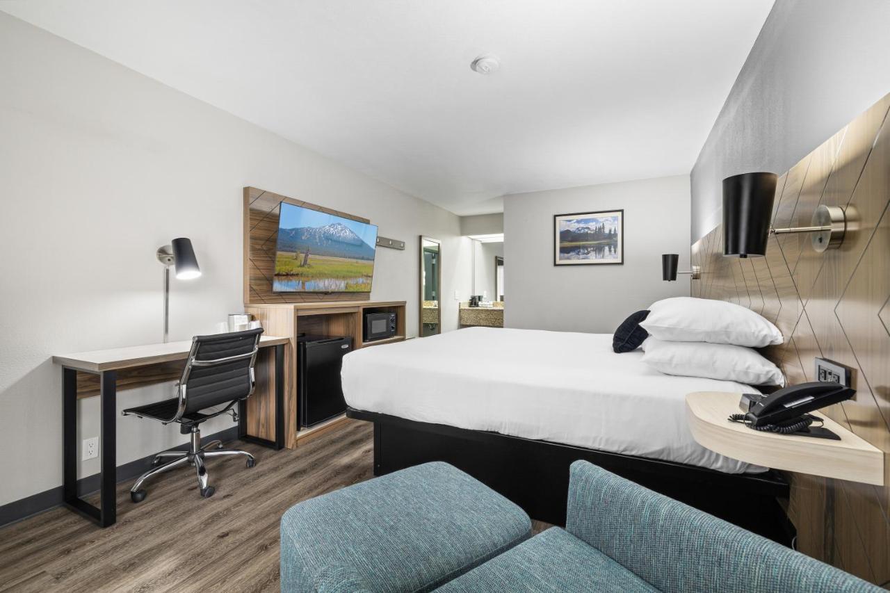 Red Lion Inn & Suites Deschutes River - Bend Exteriér fotografie