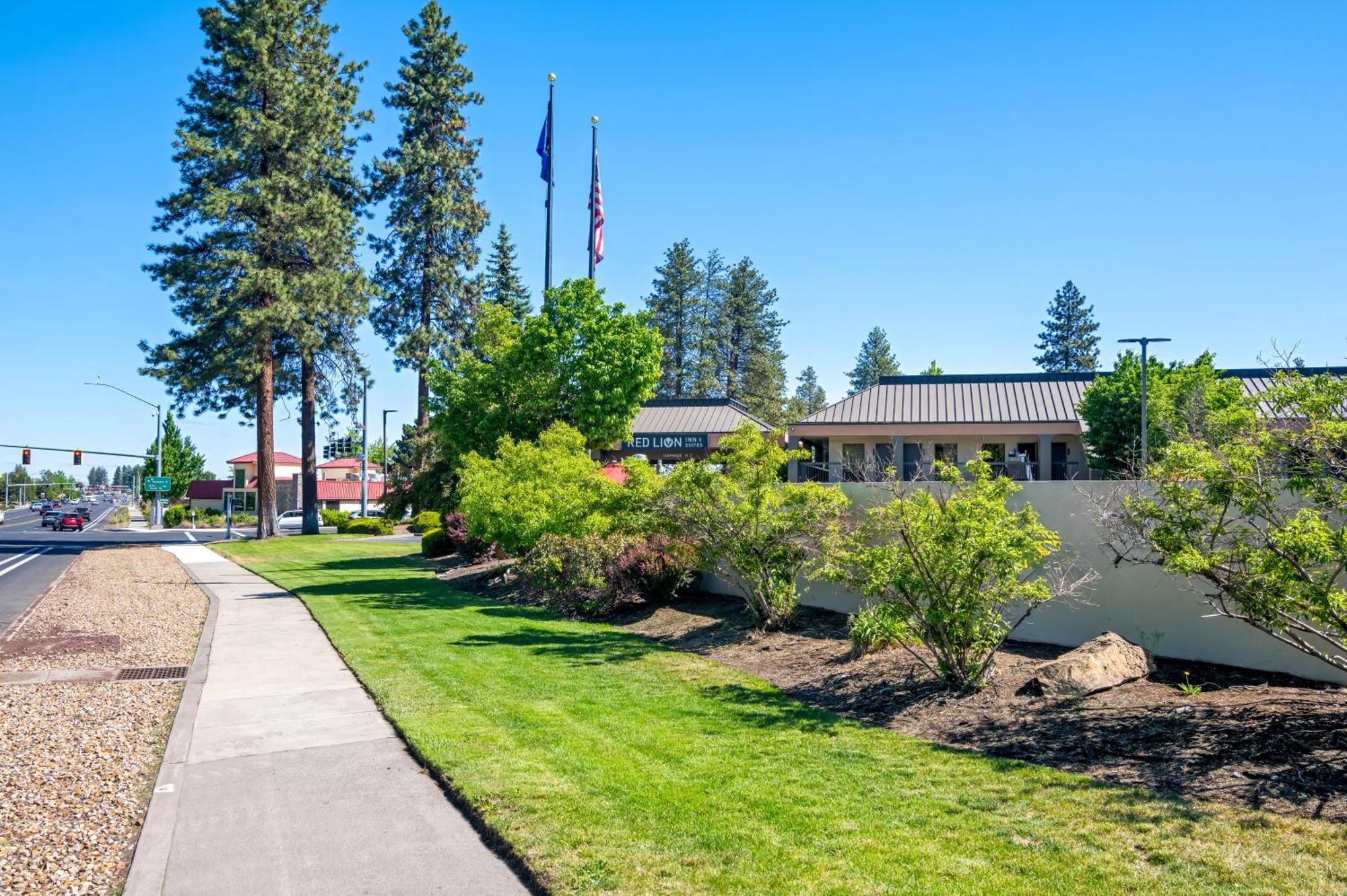 Red Lion Inn & Suites Deschutes River - Bend Exteriér fotografie