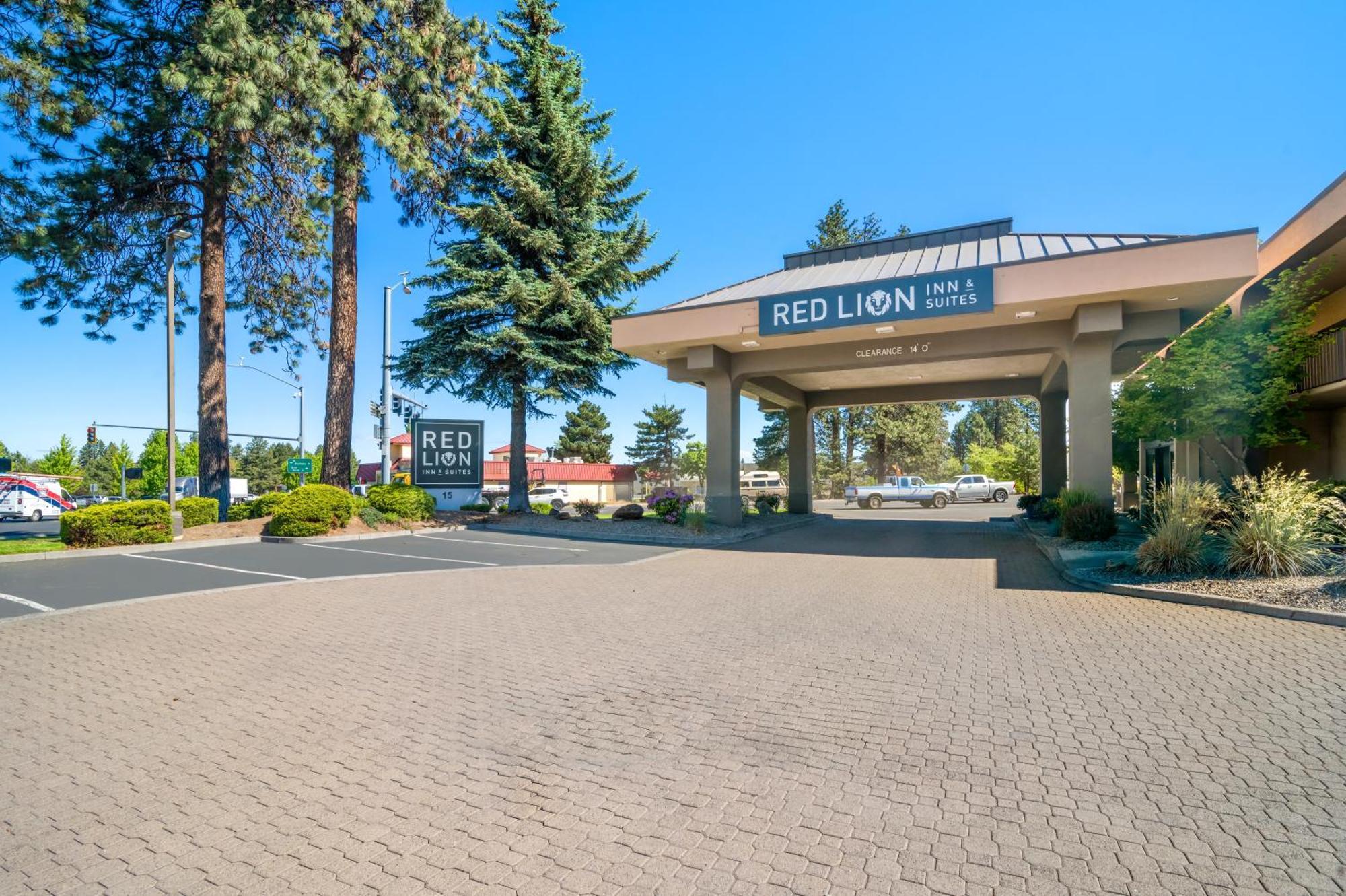Red Lion Inn & Suites Deschutes River - Bend Exteriér fotografie