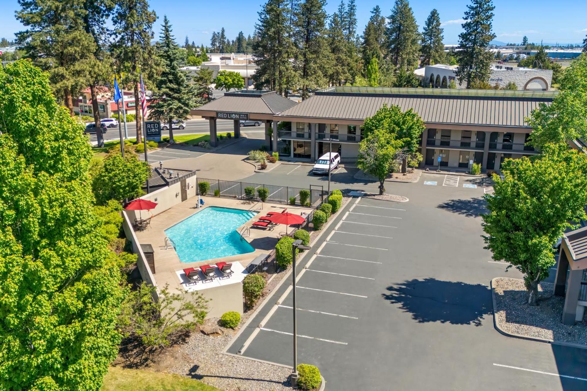 Red Lion Inn & Suites Deschutes River - Bend Exteriér fotografie